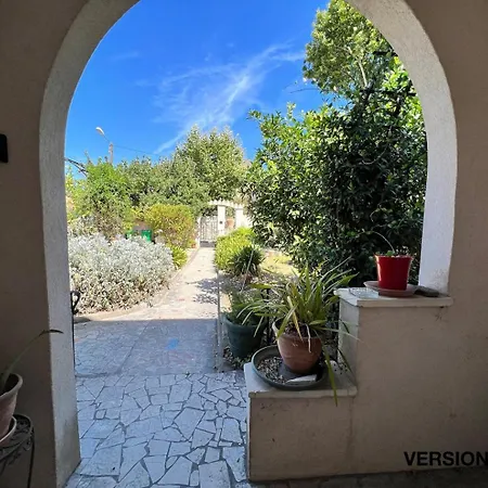 Version Sud Lumineuse Bas Maison Avec Jardin Toulon